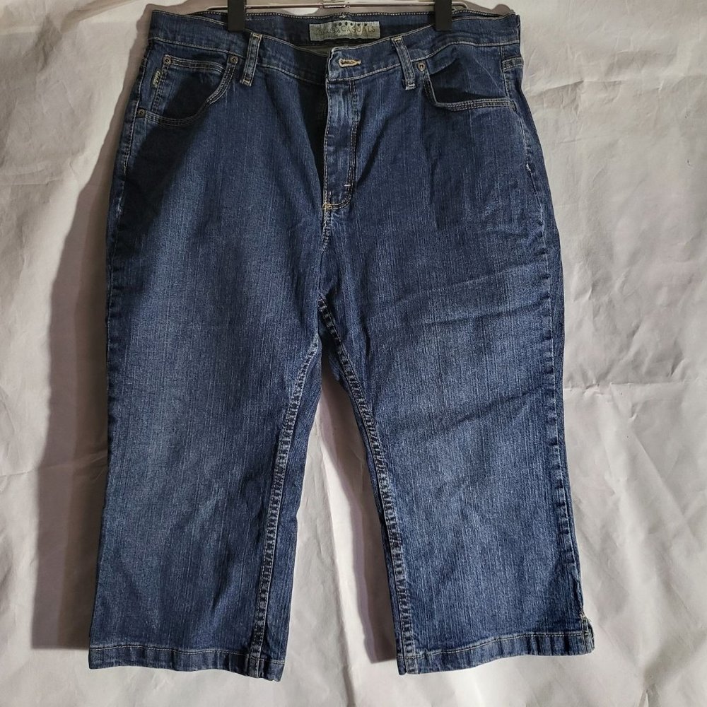 Cabelas Casual Capri 16R 924395D